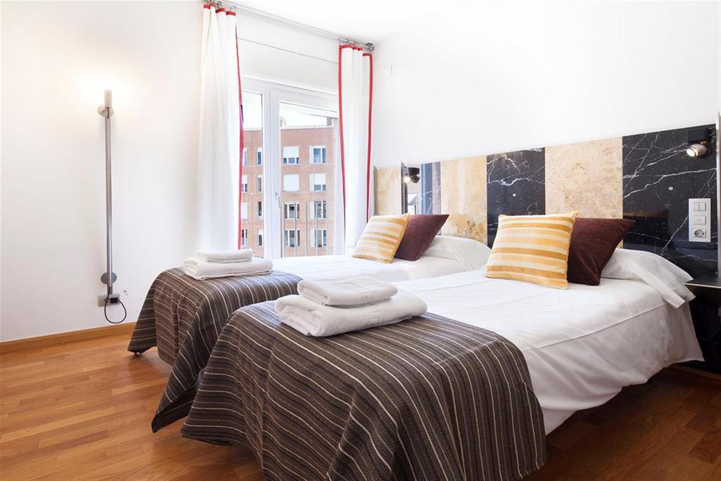 Stay U-Nique Apartments Salvador Espriu Барселона Стая снимка